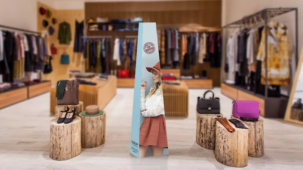 Cartoni personalizzati a forma piramidale con grafica moda | tictac.it